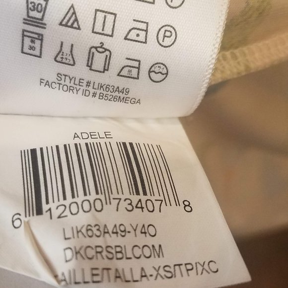 Adele Triangle print wrap dress - Picture 8 of 9